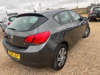 Used Vauxhall Astra 2010 for sale - 76259033: Photo