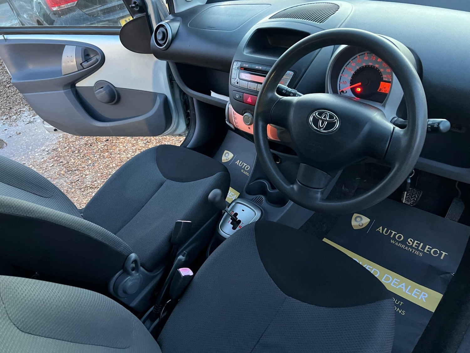 Used Toyota AYGO 2006 for sale - 77626044: Photo 25