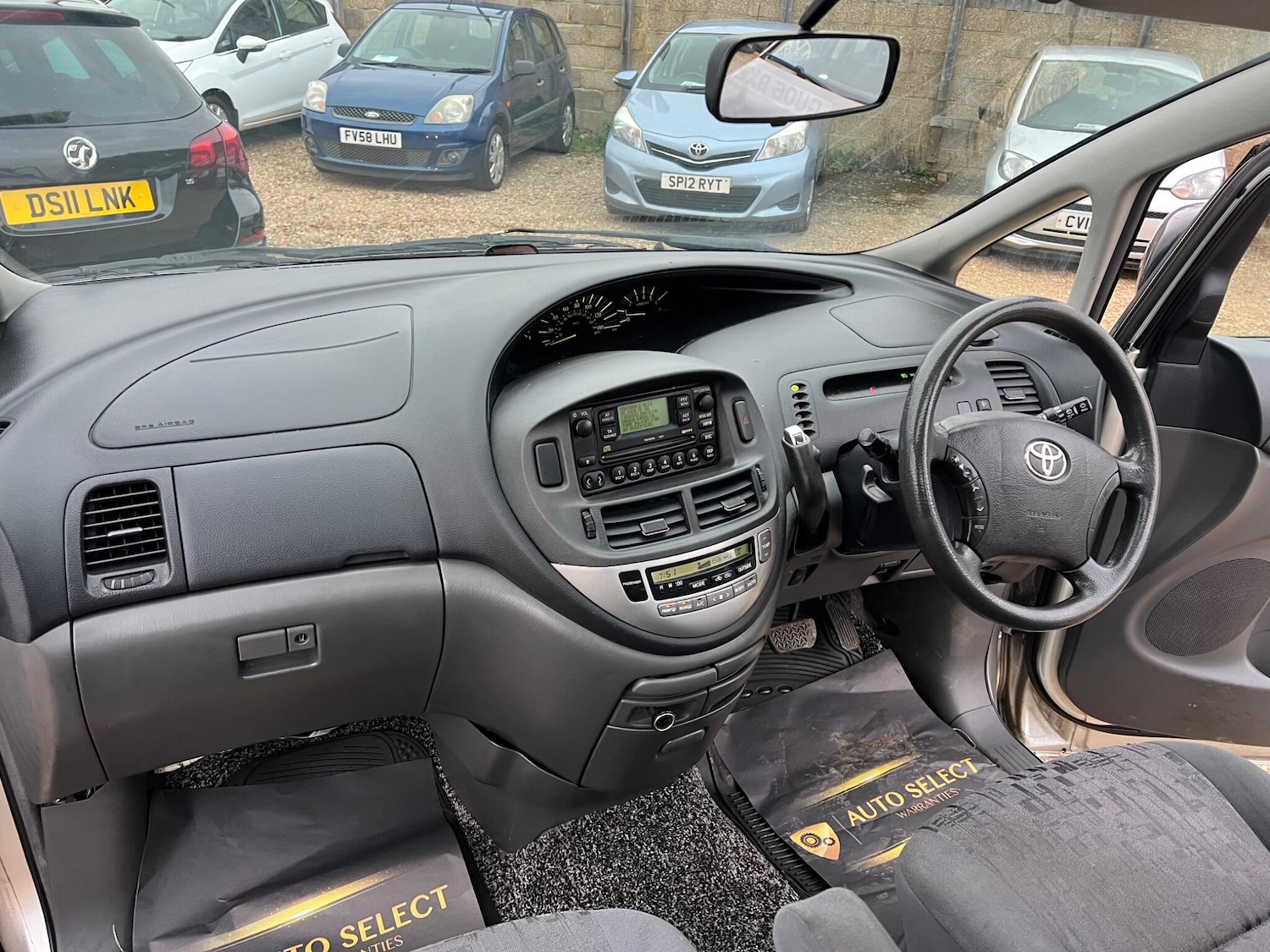 Used Toyota Previa 2004 for sale - 76457366: Photo 19