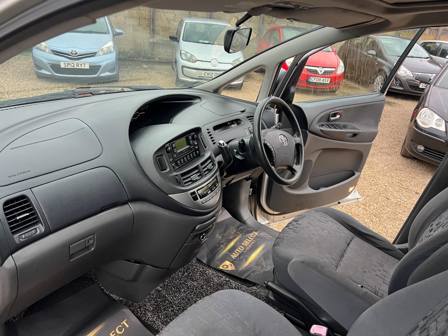 Used Toyota Previa 2004 for sale - 76457366: Photo 23