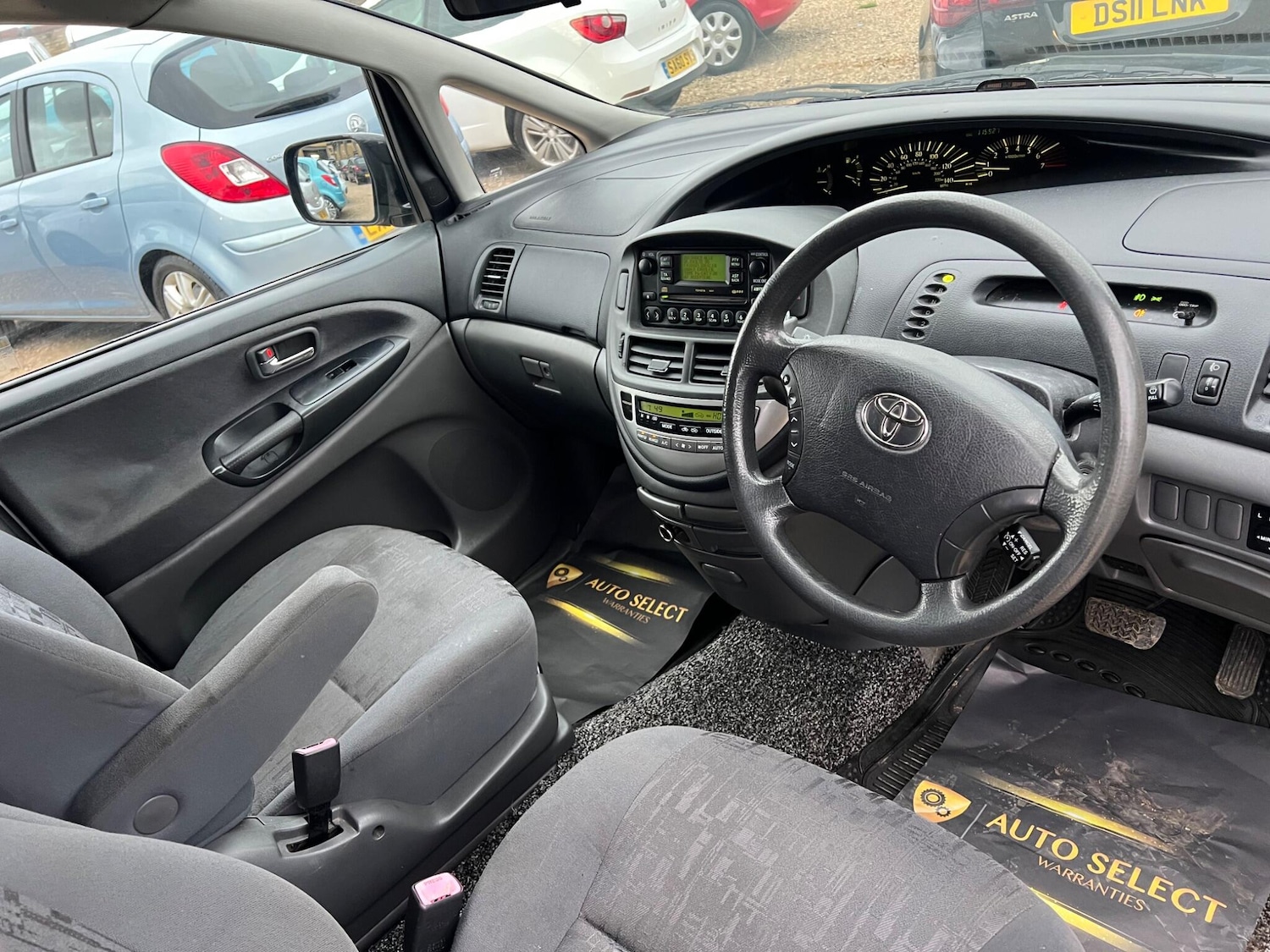 Used Toyota Previa 2004 for sale - 76457366: Photo 24