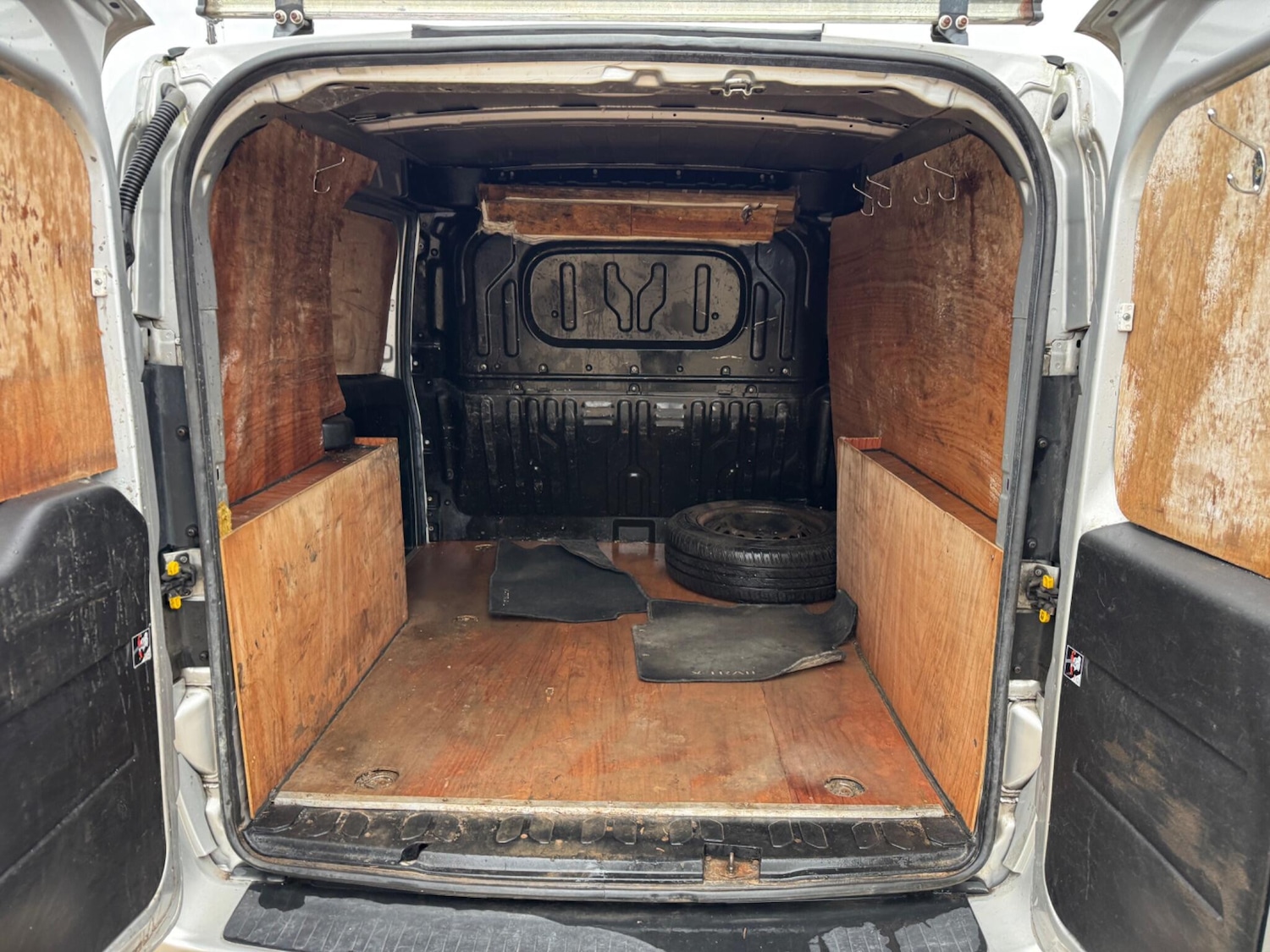 Used Vauxhall Combo 2014 for sale - 77925043: Photo 11