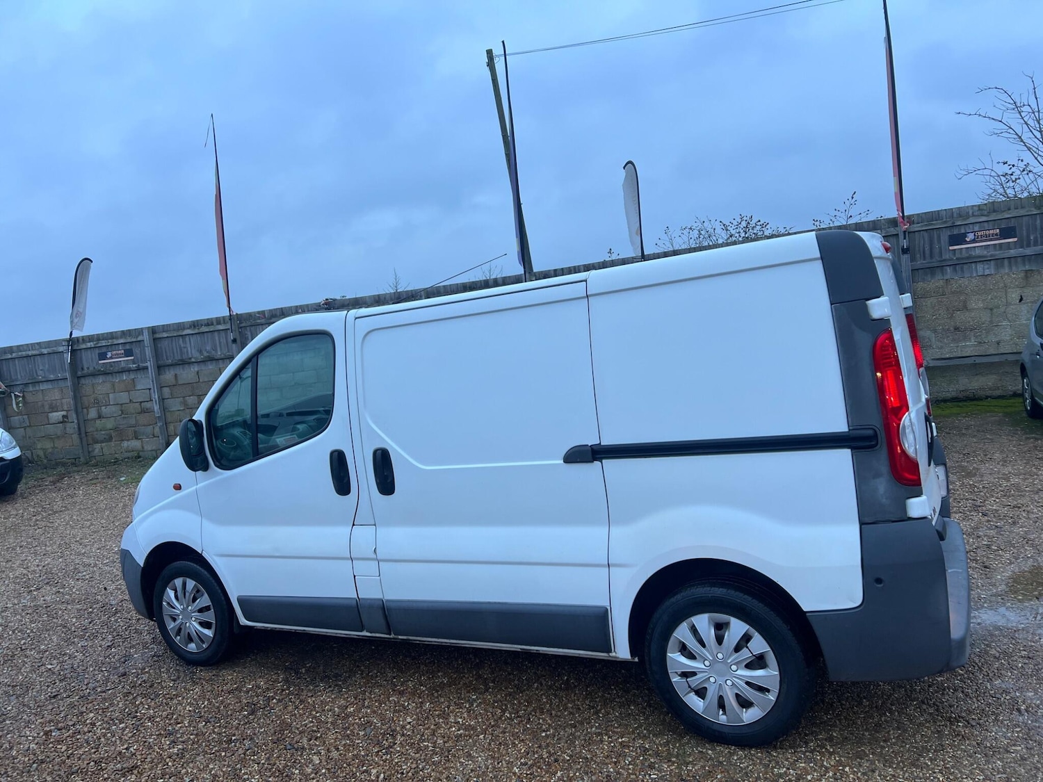 Used Vauxhall Vivaro 2011 for sale - 77410856: Photo 2