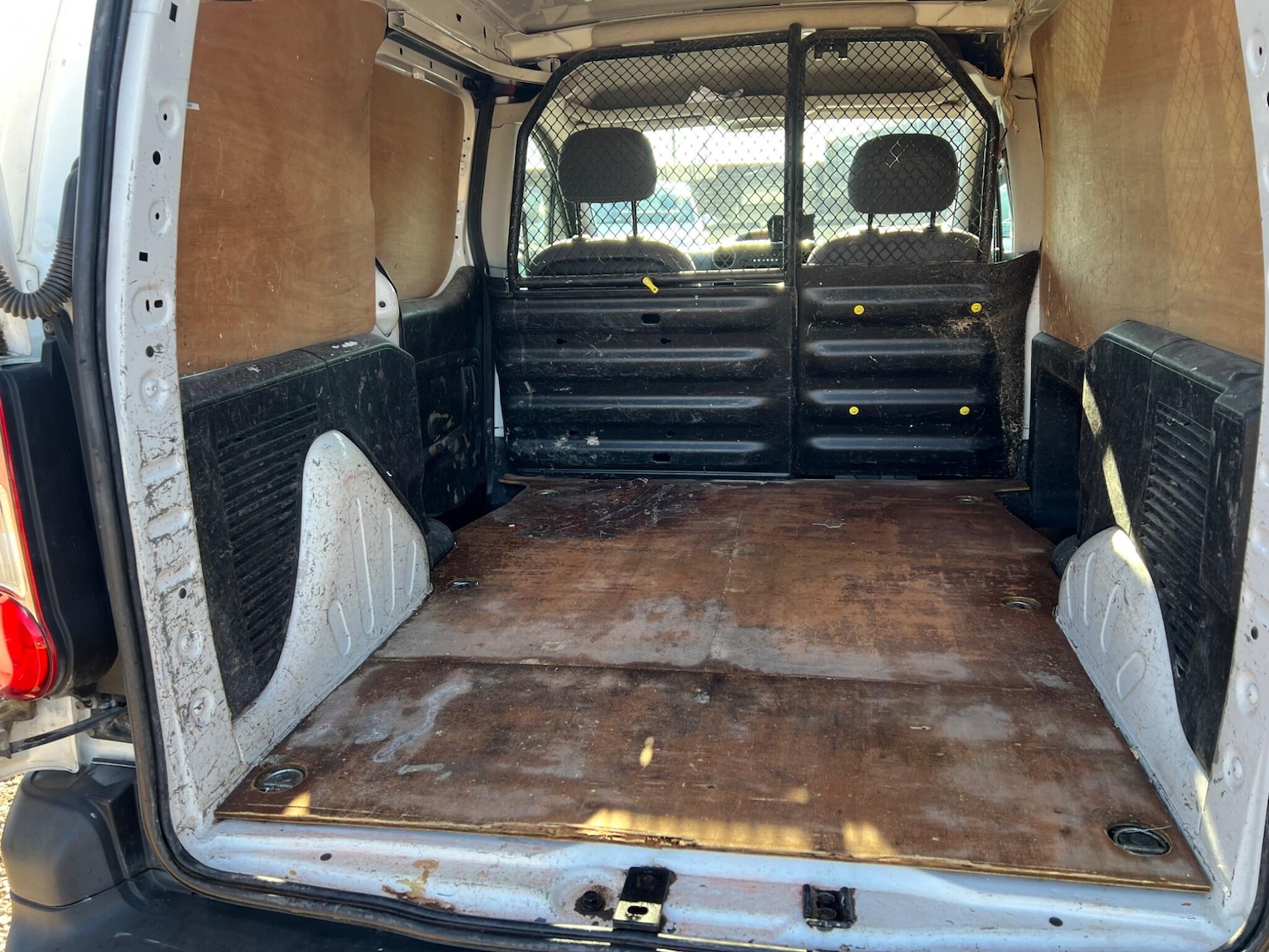 Used Peugeot Partner 2015 for sale - 77993744: Photo 17