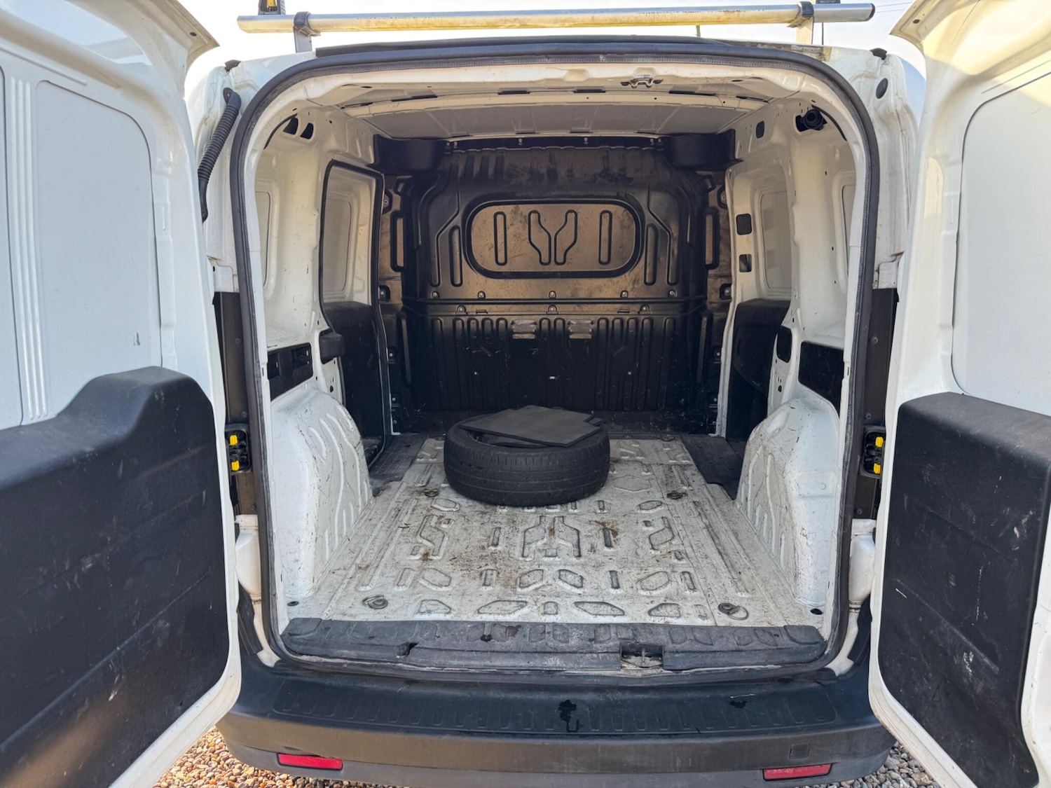 Used Vauxhall Combo 2017 for sale - 77565103: Photo 22