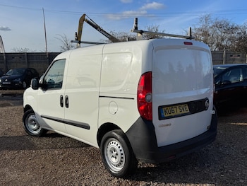Used Vauxhall Combo 2017 for sale - 77565103: Photo