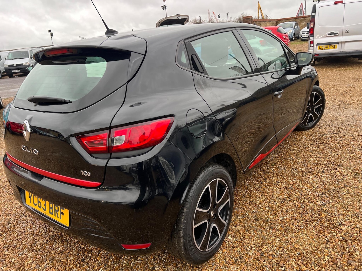 Used Renault Clio 2013 for sale - 76771792: Photo 2