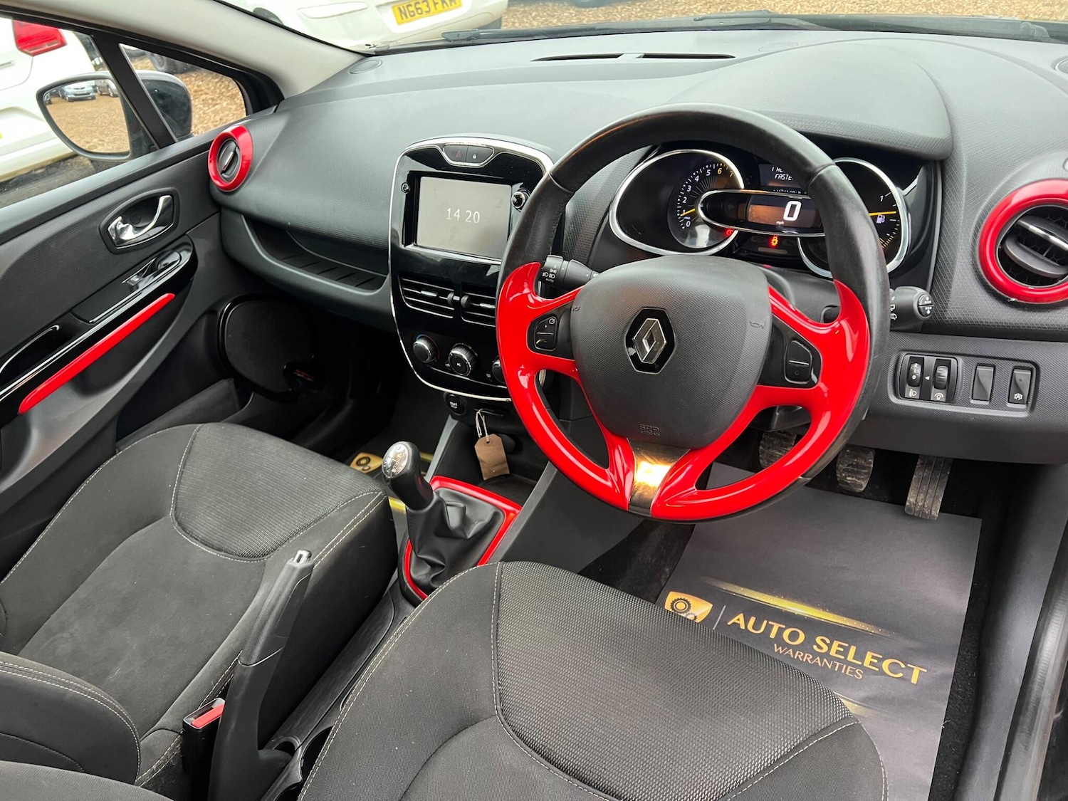 Used Renault Clio 2013 for sale - 76771792: Photo 26