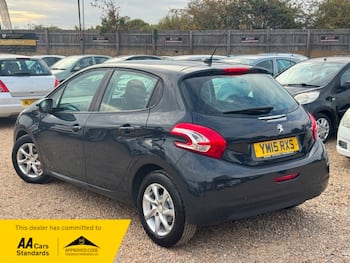 Used Peugeot 208 2015 for sale - 79574876: Photo