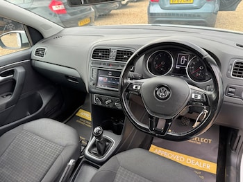 Used Volkswagen Polo 2015 for sale - 78405267: Photo