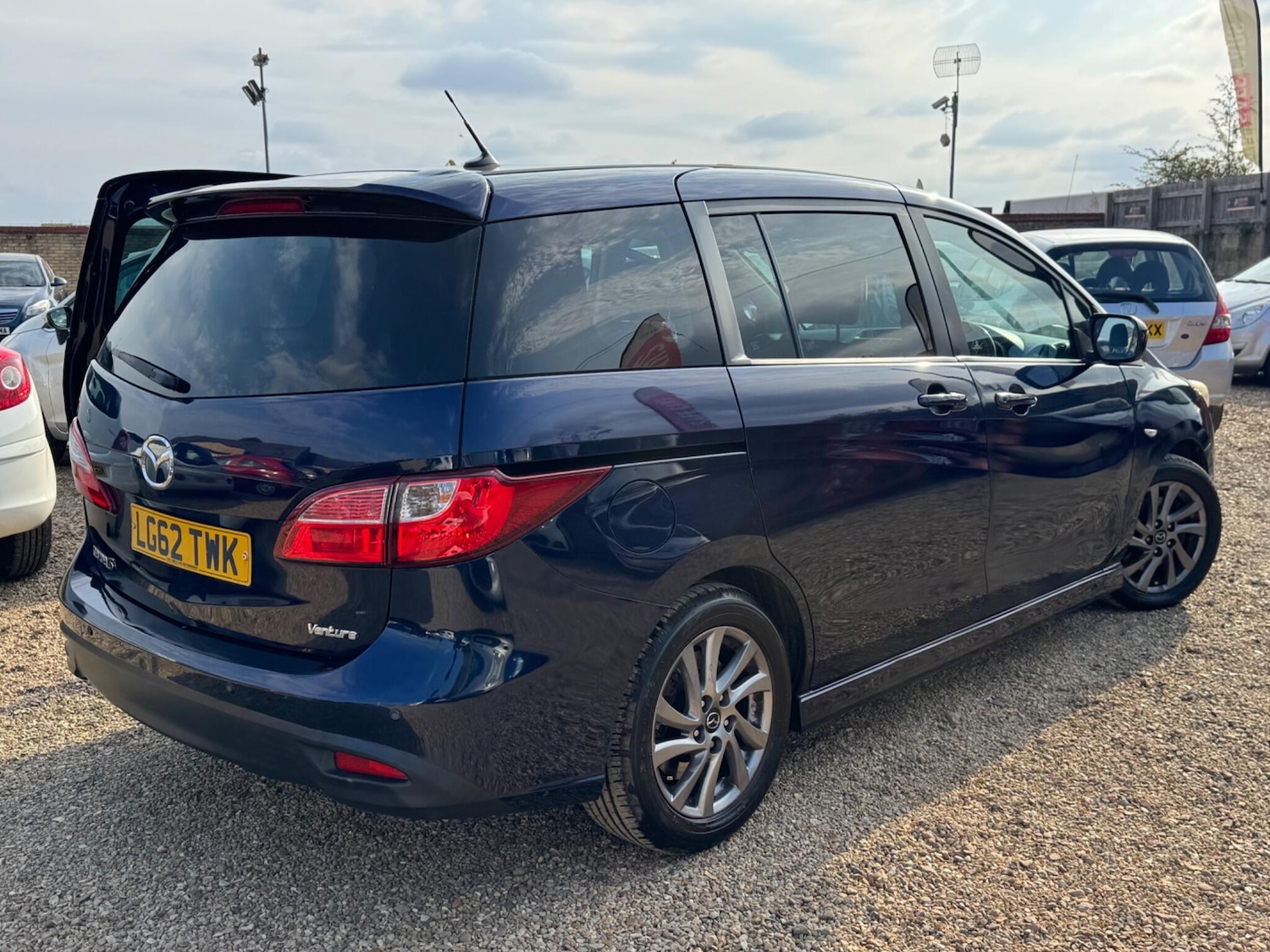 Used Mazda Mazda5 2012 for sale - 76993567: Photo 4