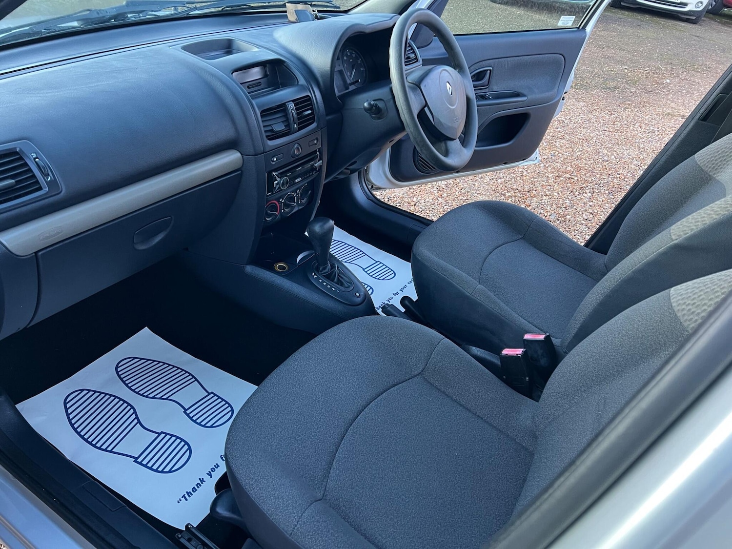 Used Renault Clio 2005 for sale - 77358427: Photo 19