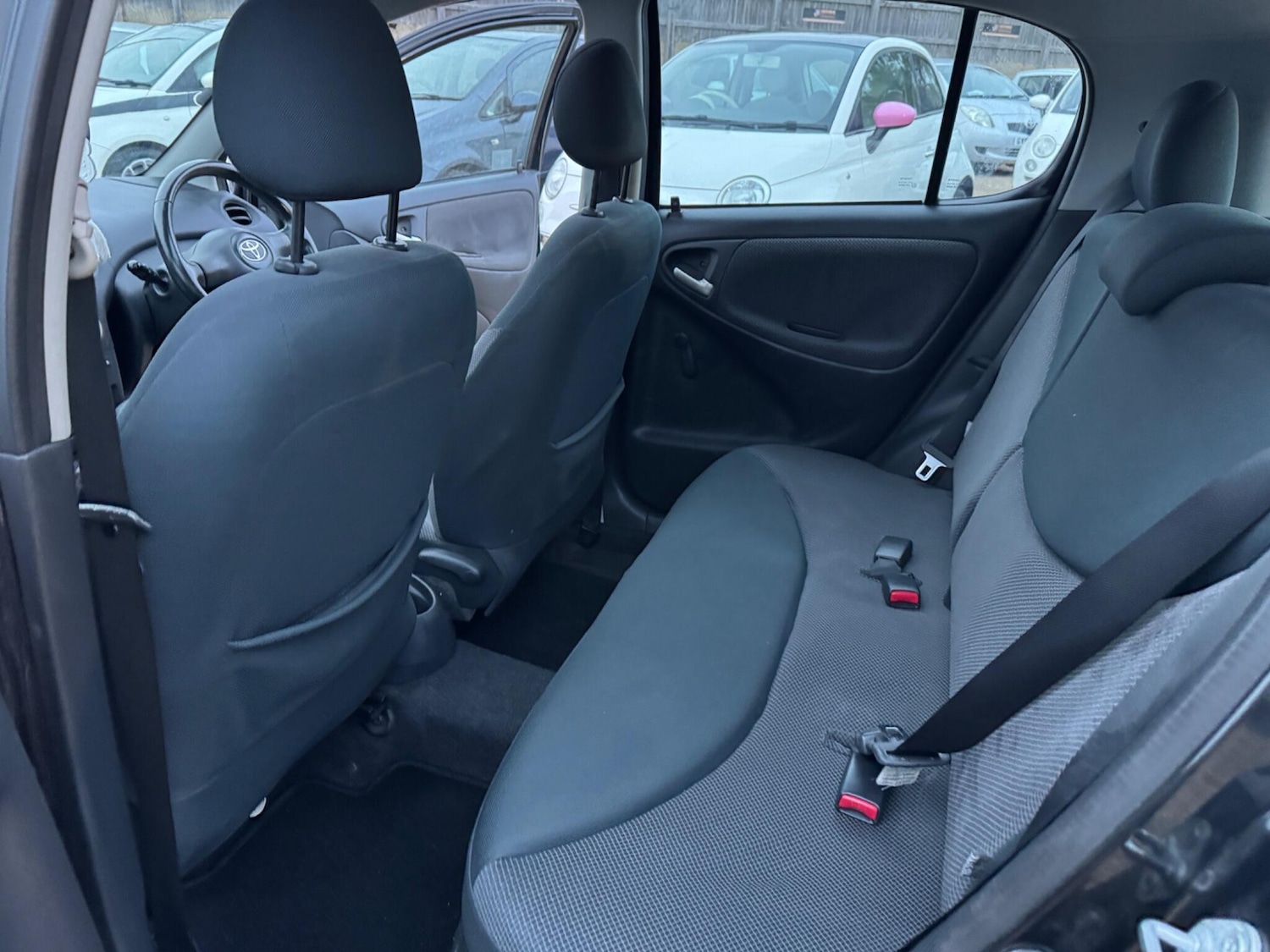 Used Toyota Yaris 2004 for sale - 76389076: Photo 19