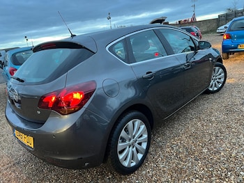 Used Vauxhall Astra 2011 for sale - 76522318: Photo
