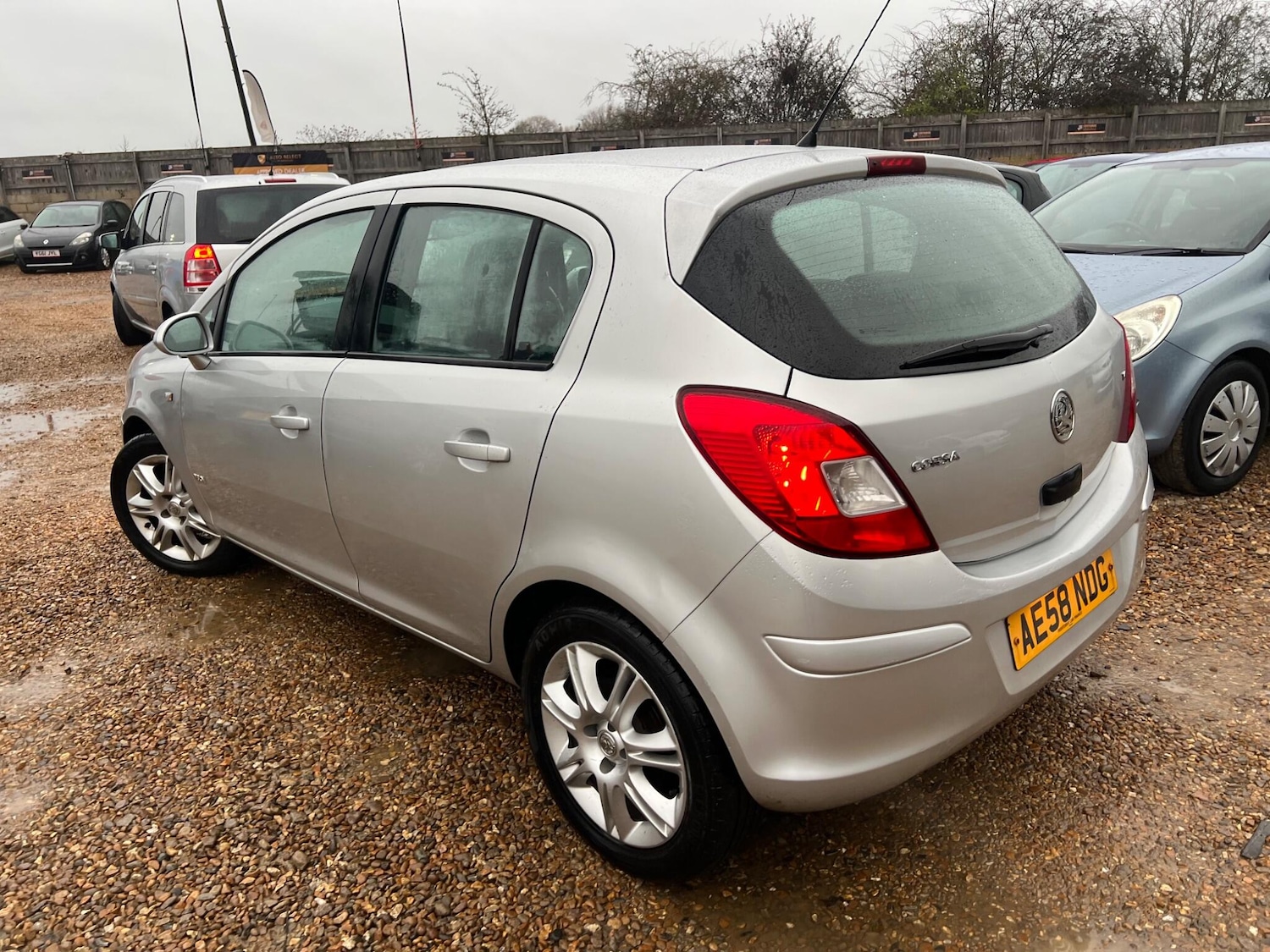 Used Vauxhall Corsa 2008 for sale - 77926183: Photo 2