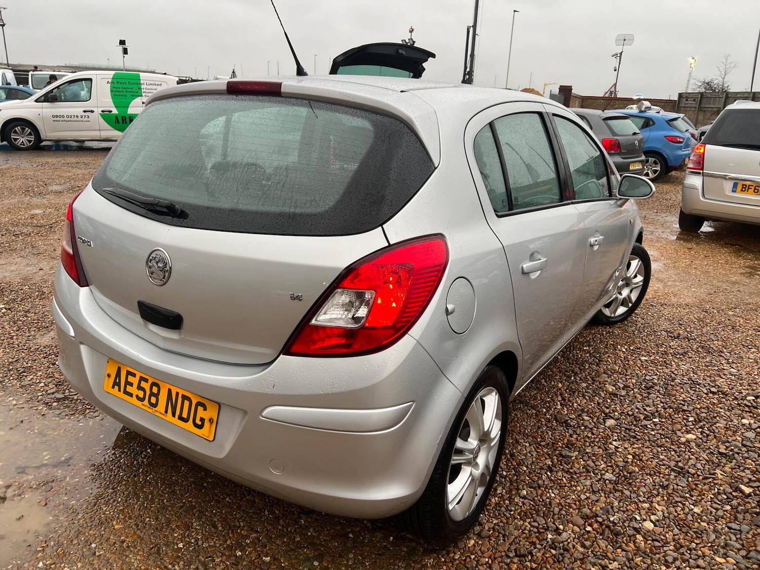 Used Vauxhall Corsa 2008 for sale - 77926183: Photo 9