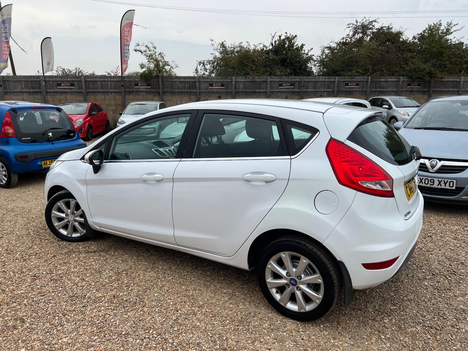 Used Ford Fiesta 2011 for sale - 76988864: Photo 2