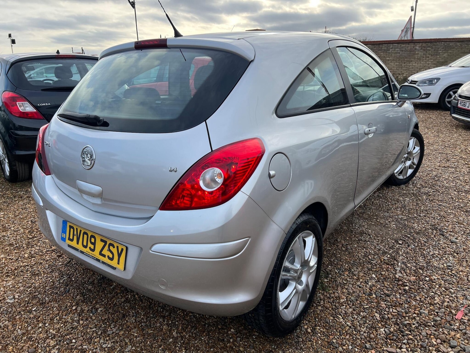 Used Vauxhall Corsa 2009 for sale - 76562207: Photo 3
