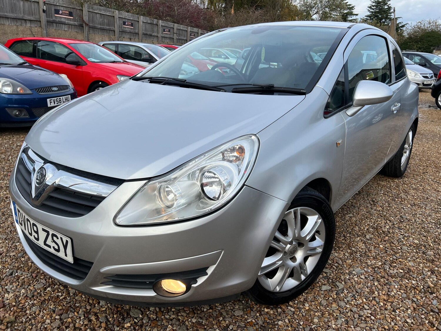 Used Vauxhall Corsa 2009 for sale - 76562207: Photo 4