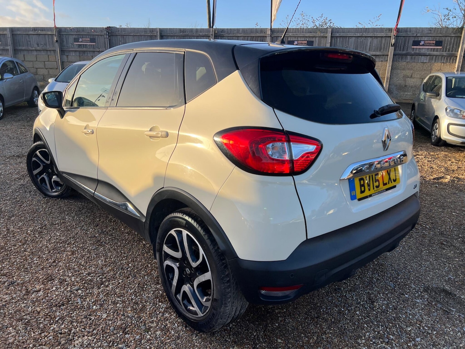 Used Renault Captur 2015 for sale - 76899620: Photo 11