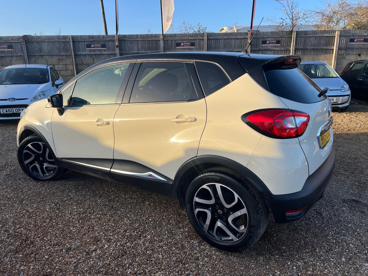 Used Renault Captur 2015 for sale - 76899620: Photo 6