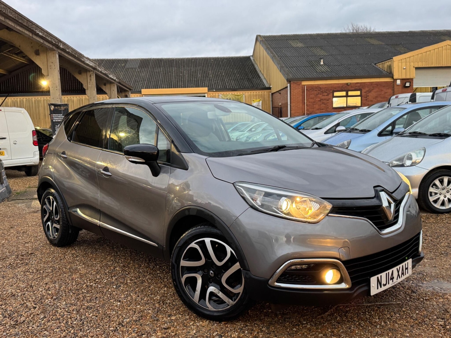 Used Renault Captur 2014 for sale - 76634161: Photo 1