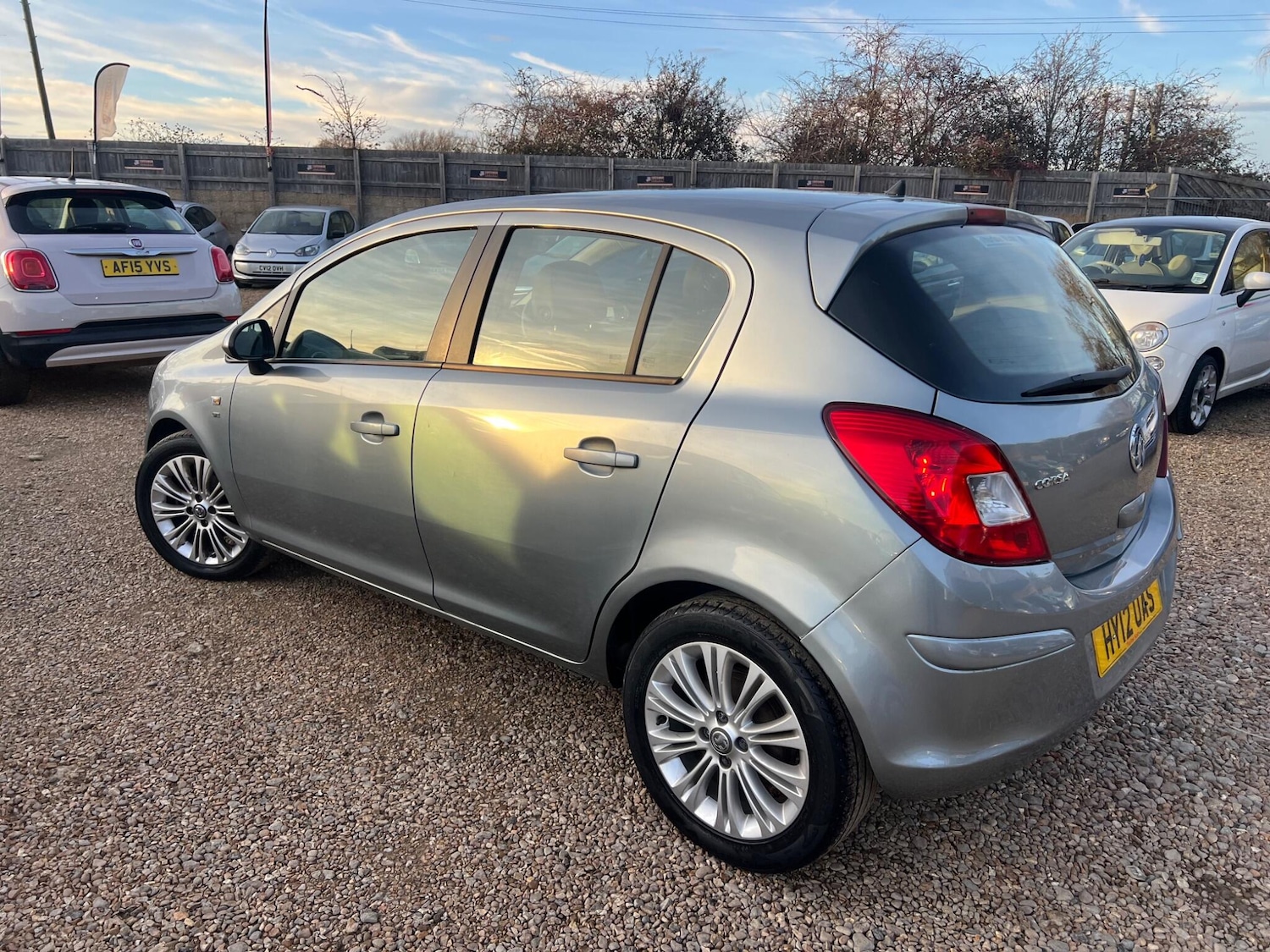 Used Vauxhall Corsa 2012 for sale - 76952524: Photo 2