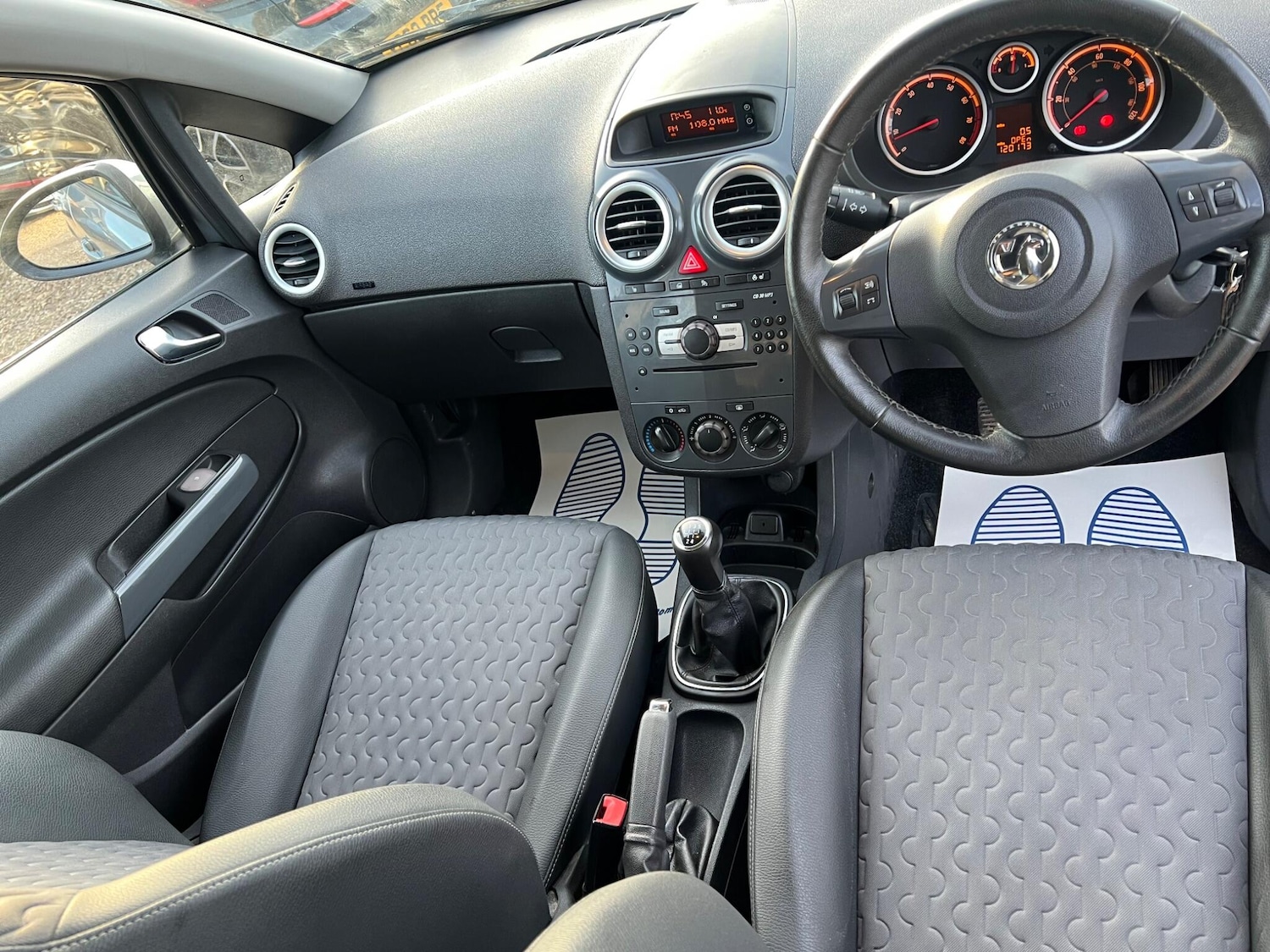 Used Vauxhall Corsa 2012 for sale - 76952524: Photo 9