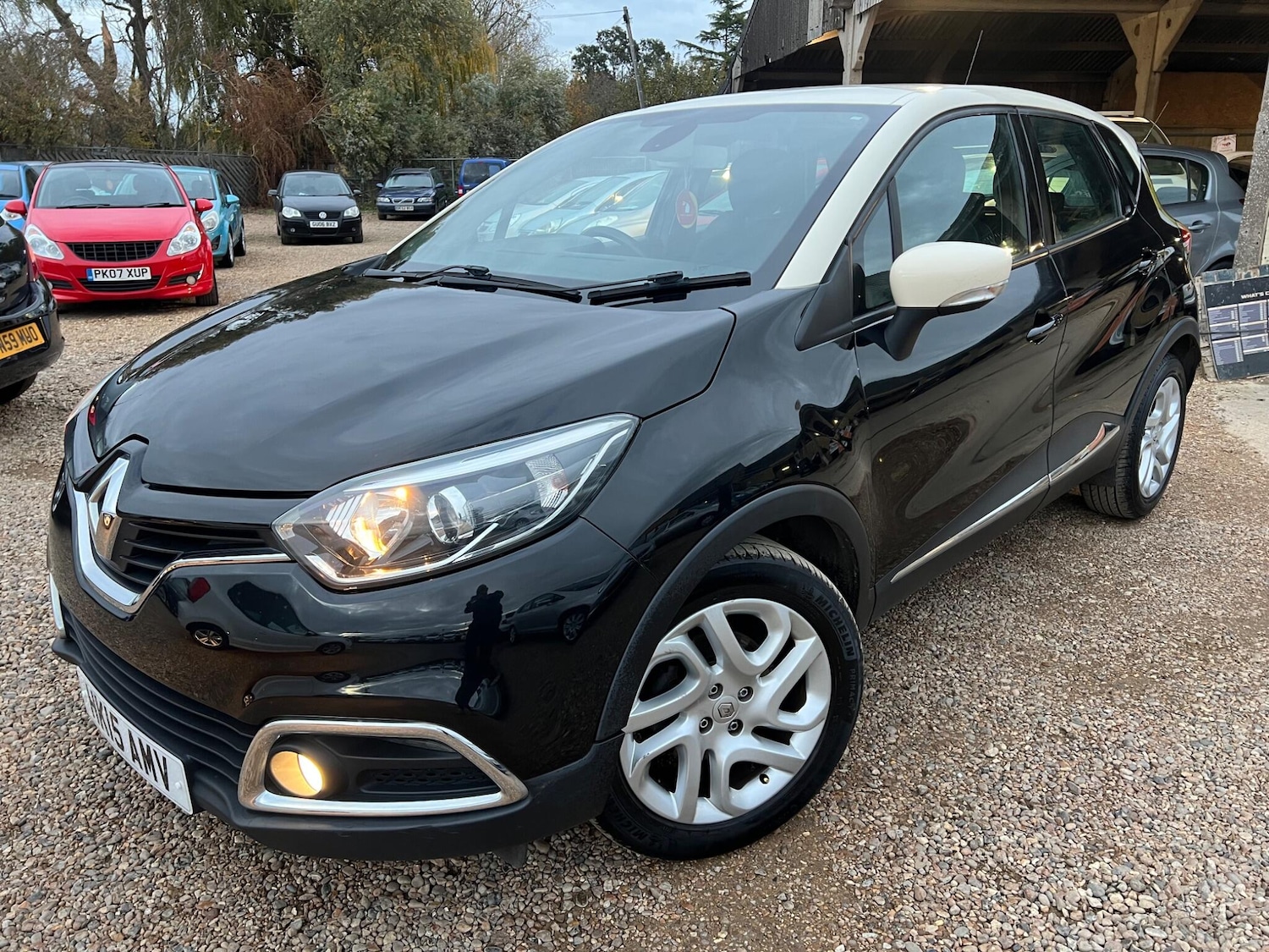 Used Renault Captur 2015 for sale - 76527907: Photo 1