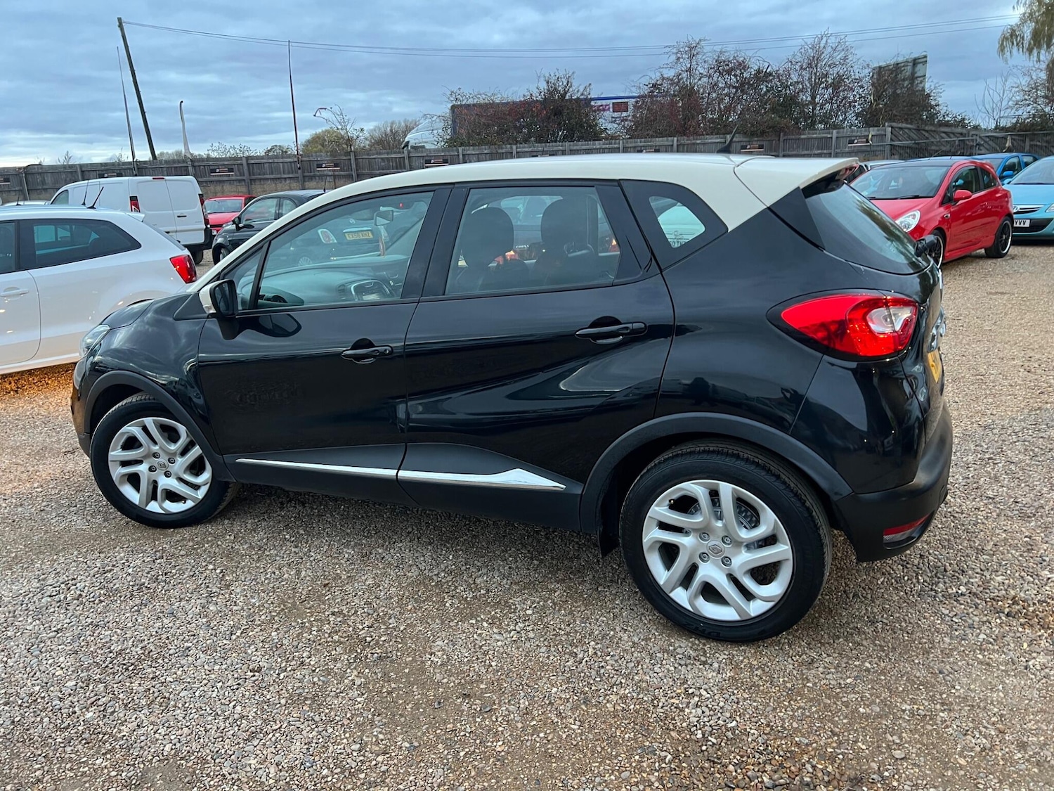 Used Renault Captur 2015 for sale - 76527907: Photo 13