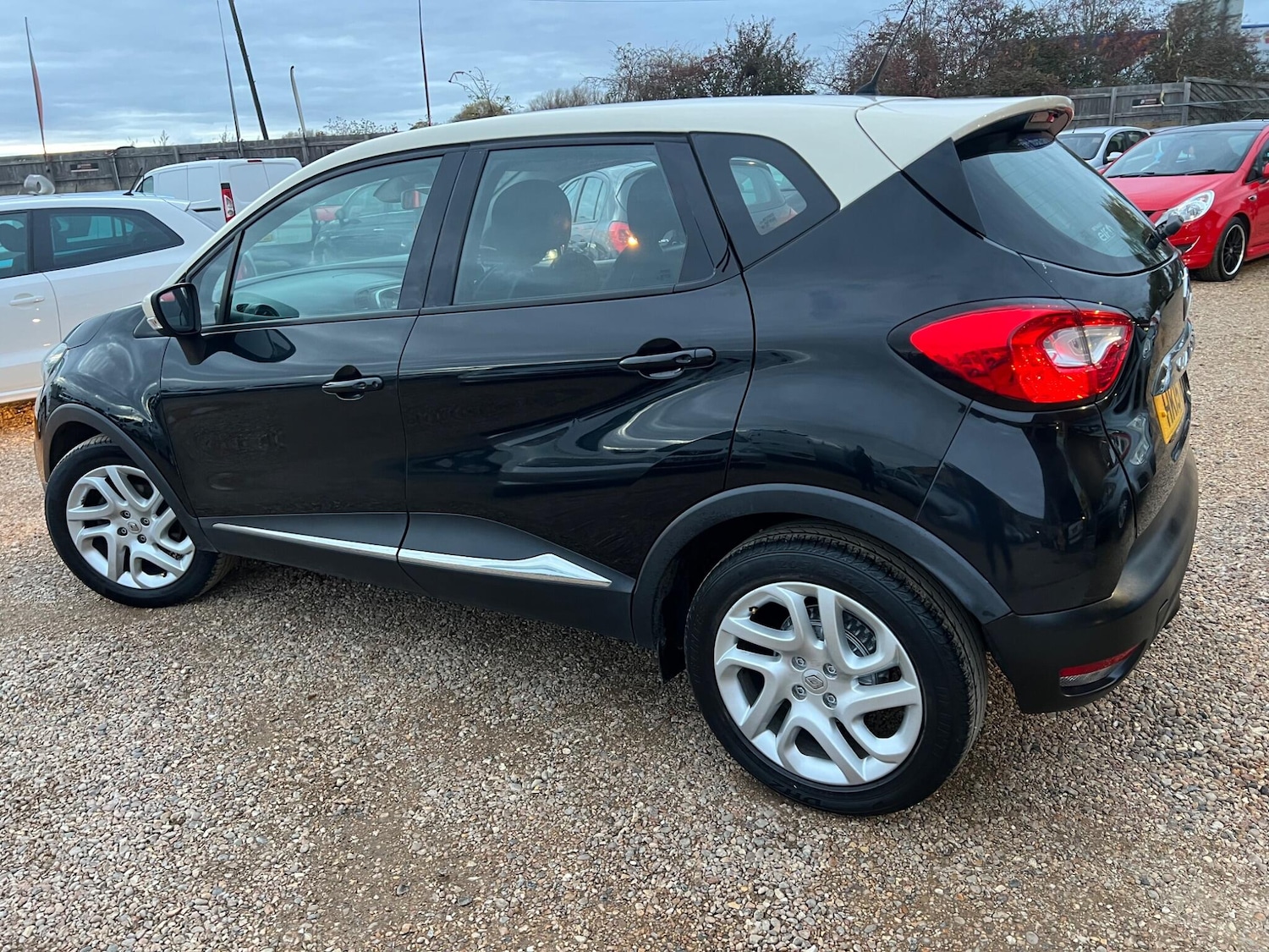 Used Renault Captur 2015 for sale - 76527907: Photo 14