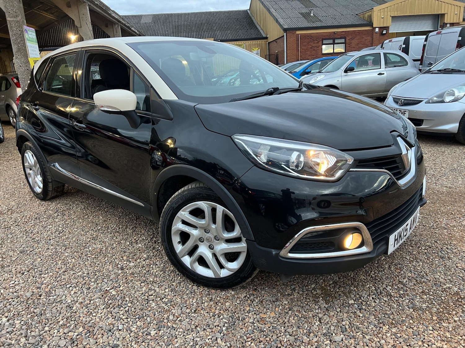 Used Renault Captur 2015 for sale - 76527907: Photo 16