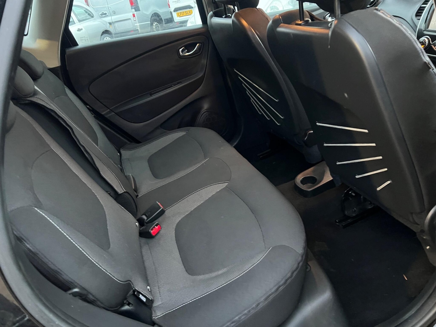 Used Renault Captur 2015 for sale - 76527907: Photo 24