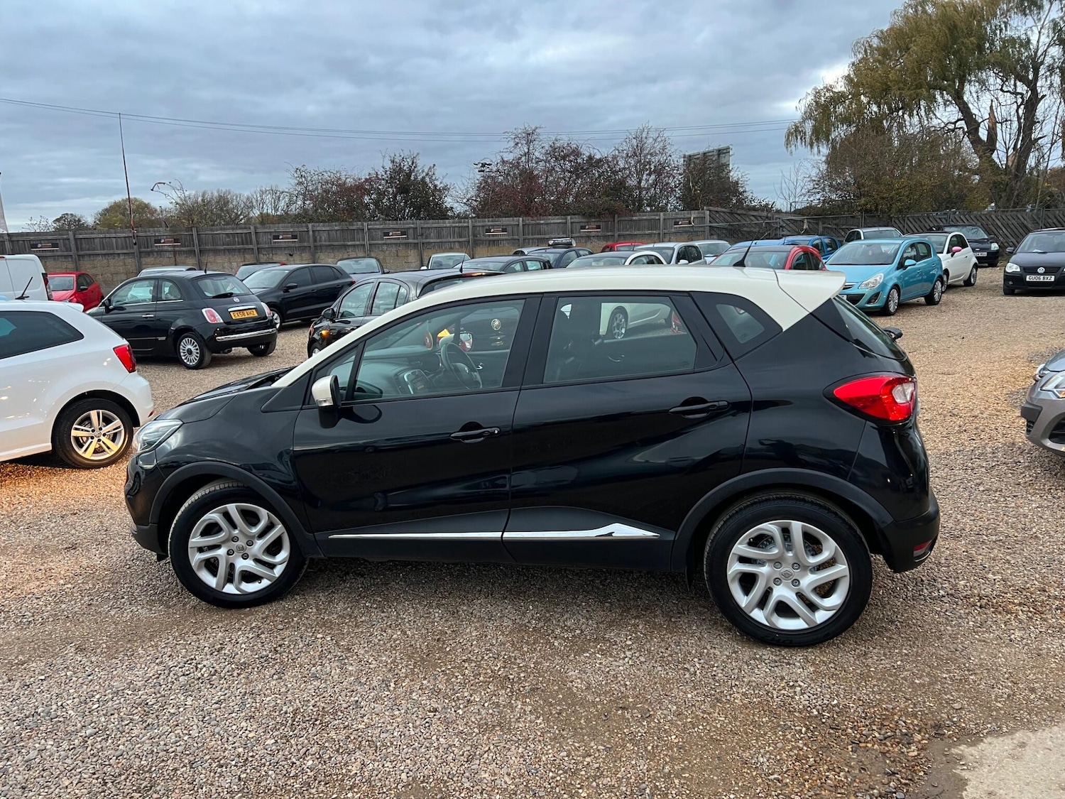 Used Renault Captur 2015 for sale - 76527907: Photo 6
