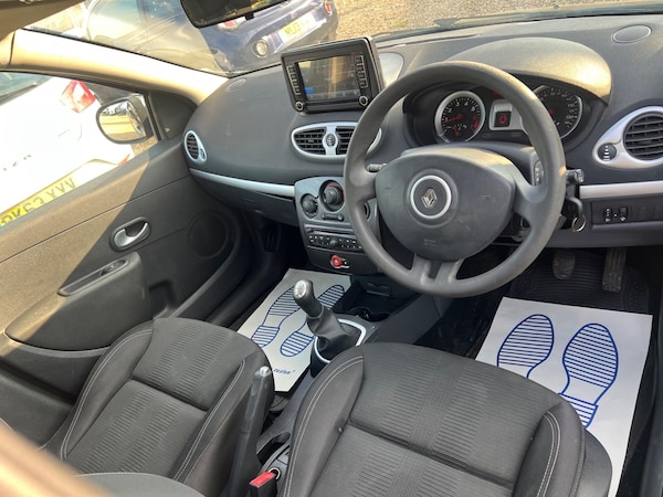 Used Renault Clio 2011 for sale - 75431657: Photo 26