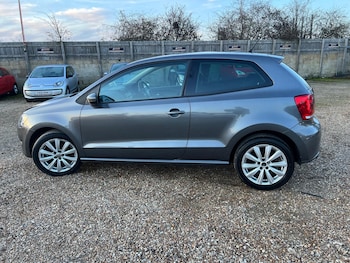 Used Volkswagen Polo 2010 for sale - 77267620: Photo