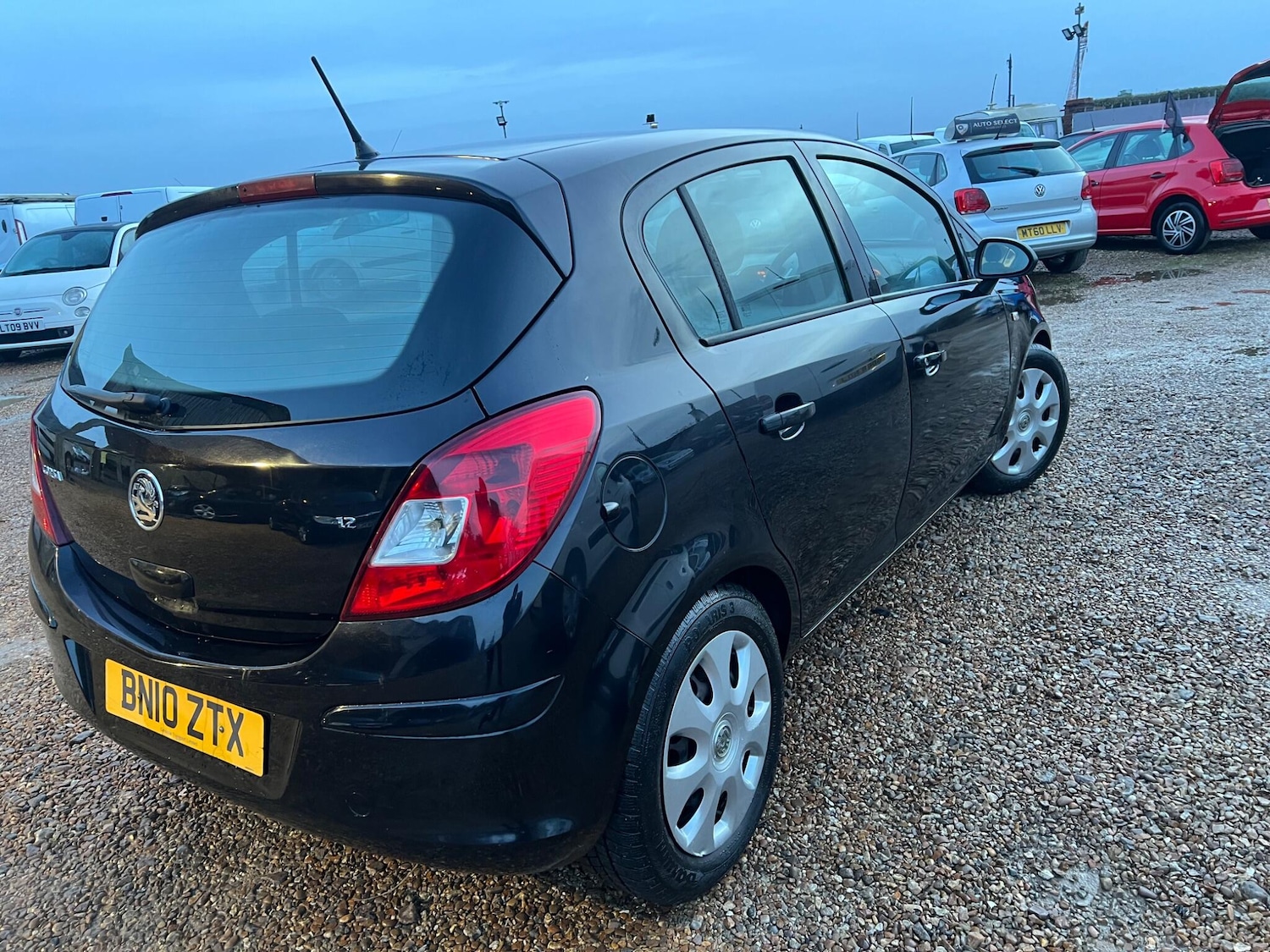 Used Vauxhall Corsa 2010 for sale - 77386999: Photo 2