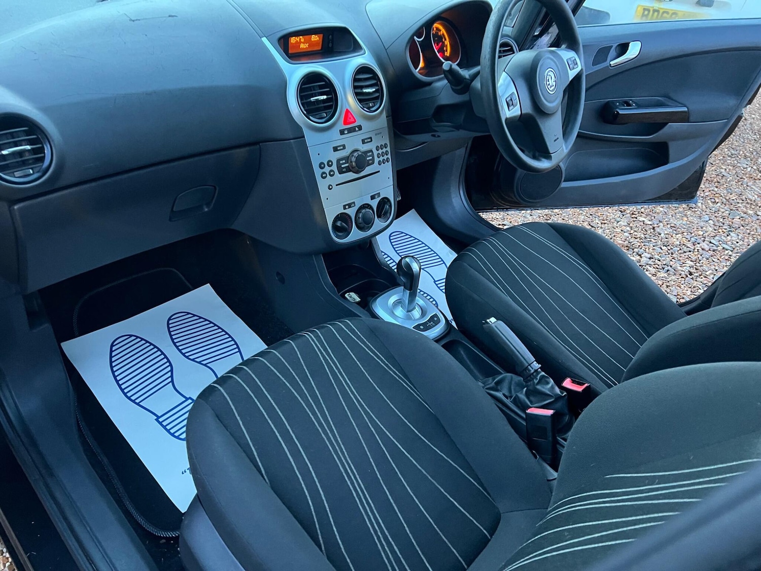 Used Vauxhall Corsa 2010 for sale - 77386999: Photo 20