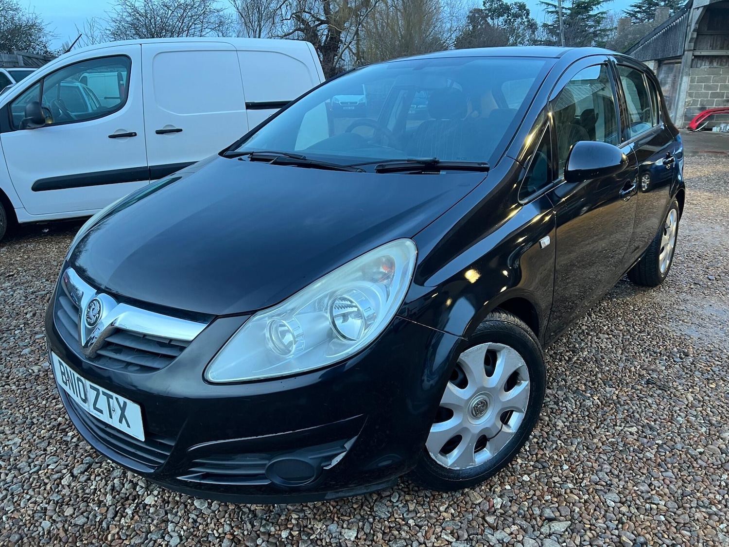 Used Vauxhall Corsa 2010 for sale - 77386999: Photo 3