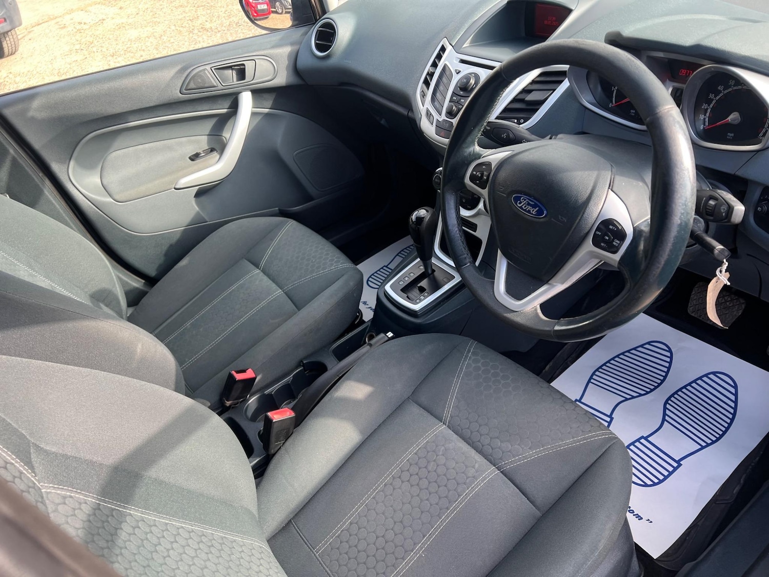 Used Ford Fiesta 2010 for sale - 76425025: Photo 32