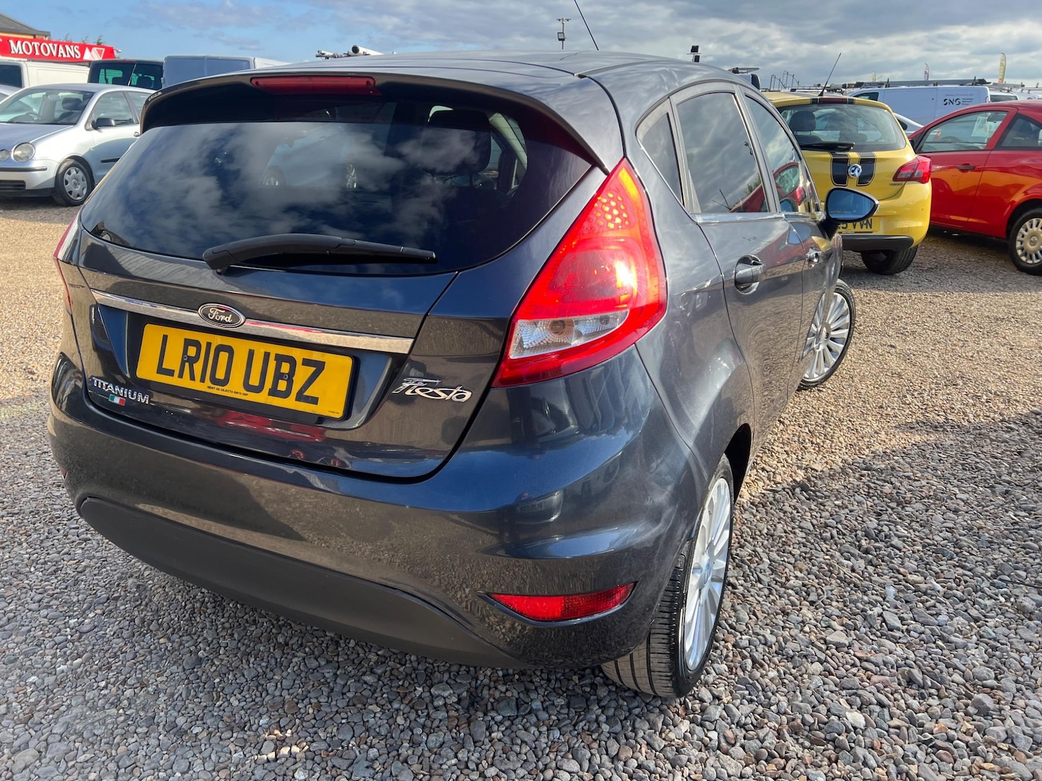 Used Ford Fiesta 2010 for sale - 76425025: Photo 9