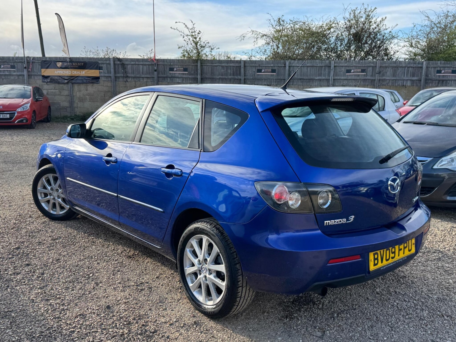 Used Mazda Mazda3 2009 for sale - 78034749: Photo 2