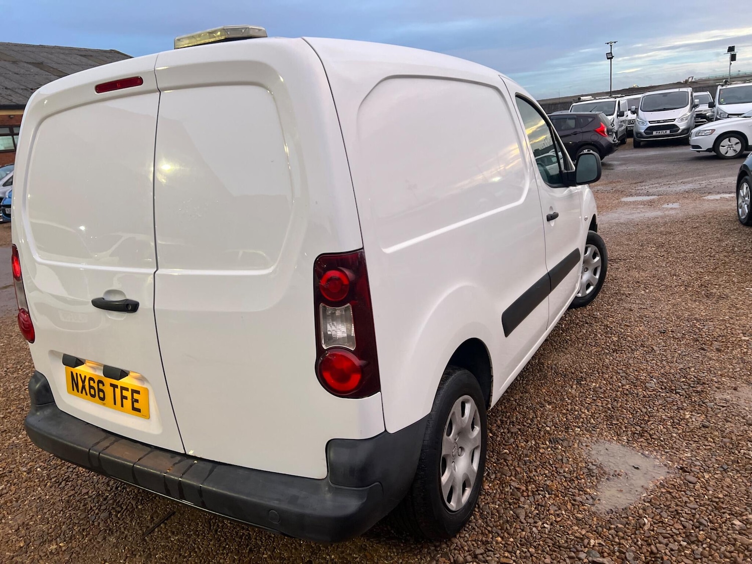 Used Peugeot Partner 2016 for sale - 76994118: Photo 2