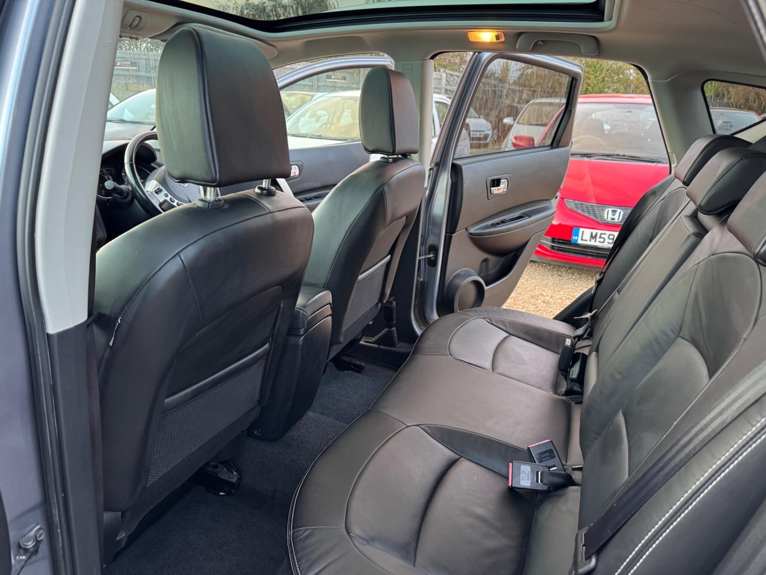 Used Nissan Qashqai 2010 for sale - 76388313: Photo 17