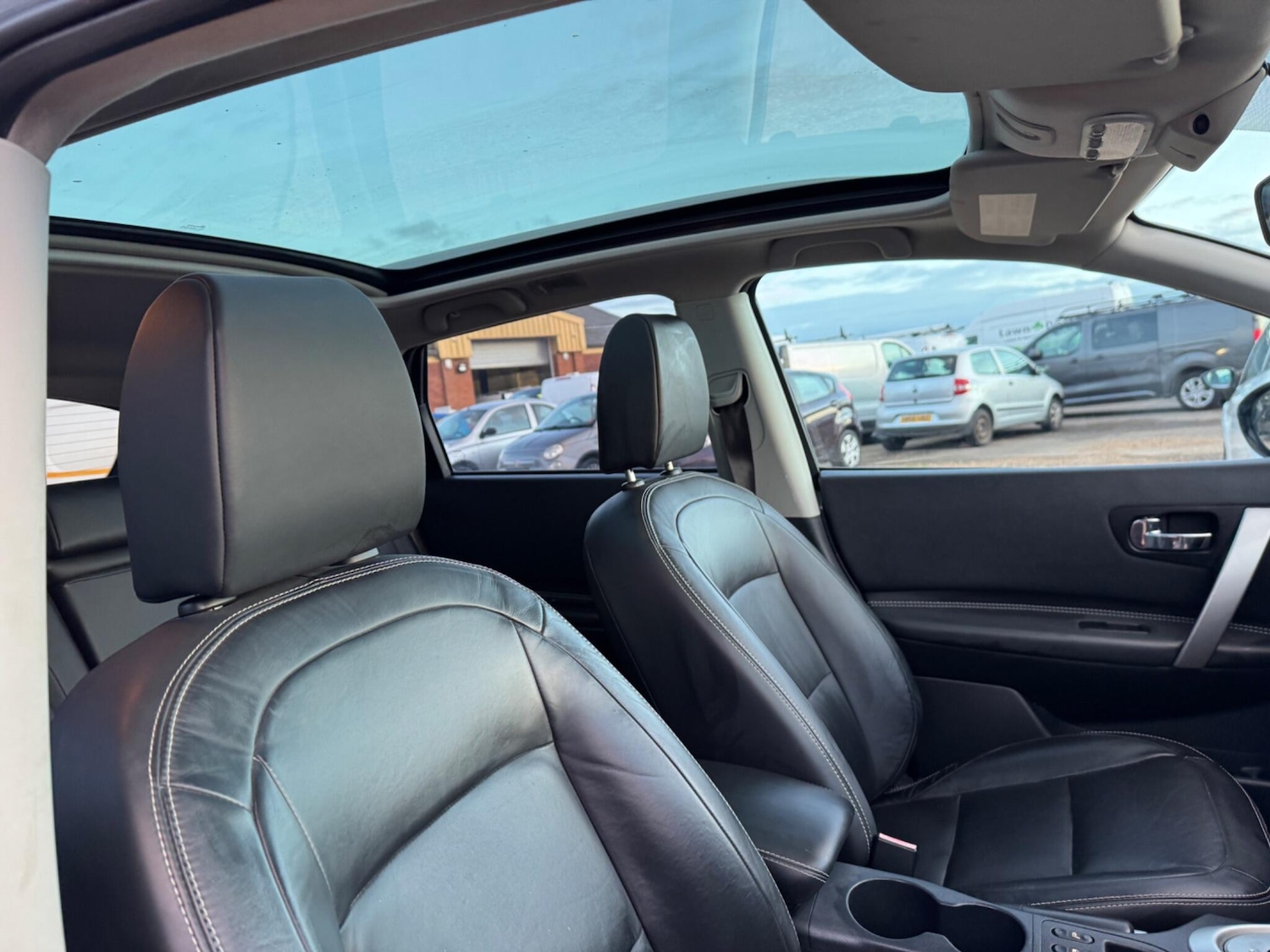 Used Nissan Qashqai 2010 for sale - 76388313: Photo 19