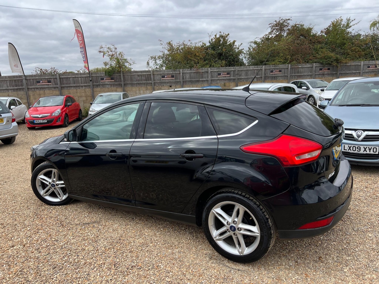 Used Ford Focus 2015 for sale - 76388760: Photo 2