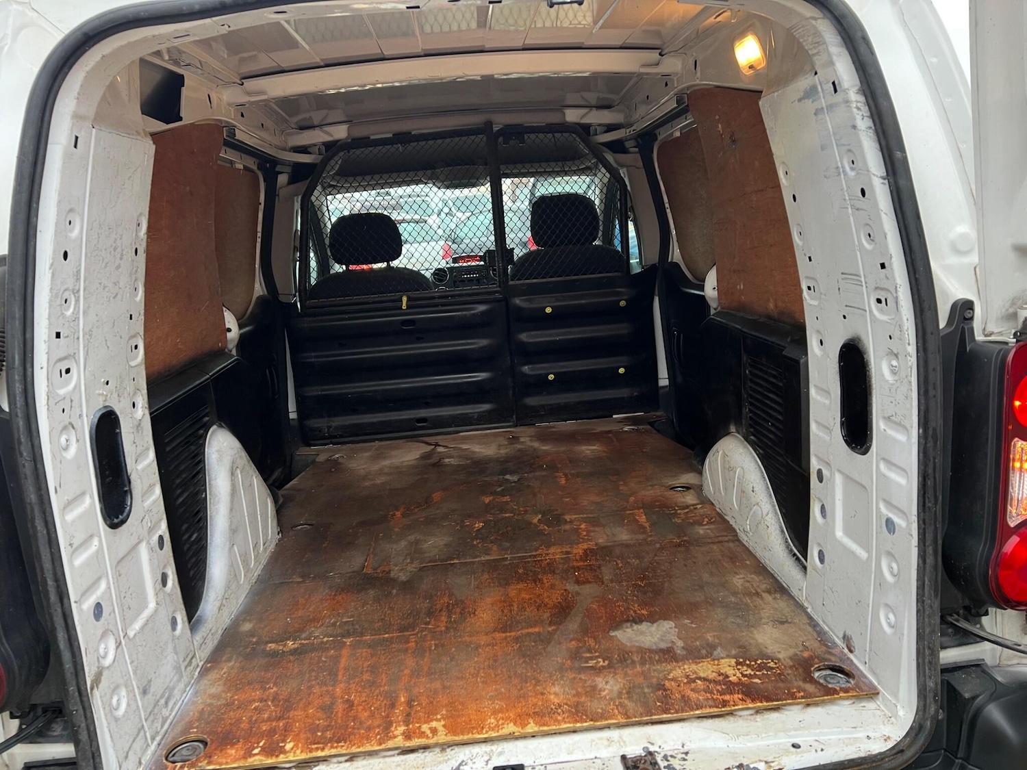 Used Peugeot Partner 2017 for sale - 77441386: Photo 17