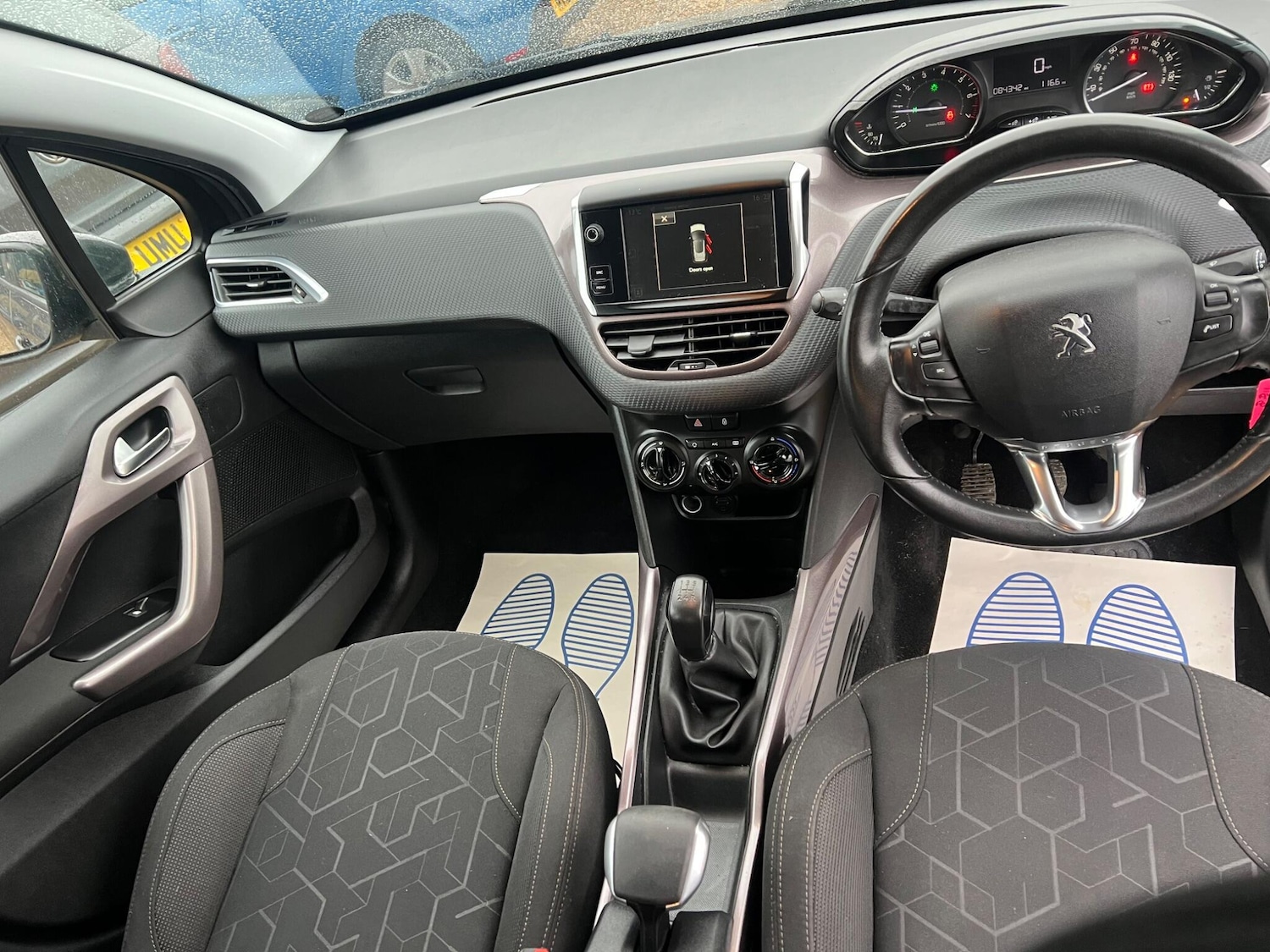 Used Peugeot 2008 2014 for sale - 77823825: Photo 13