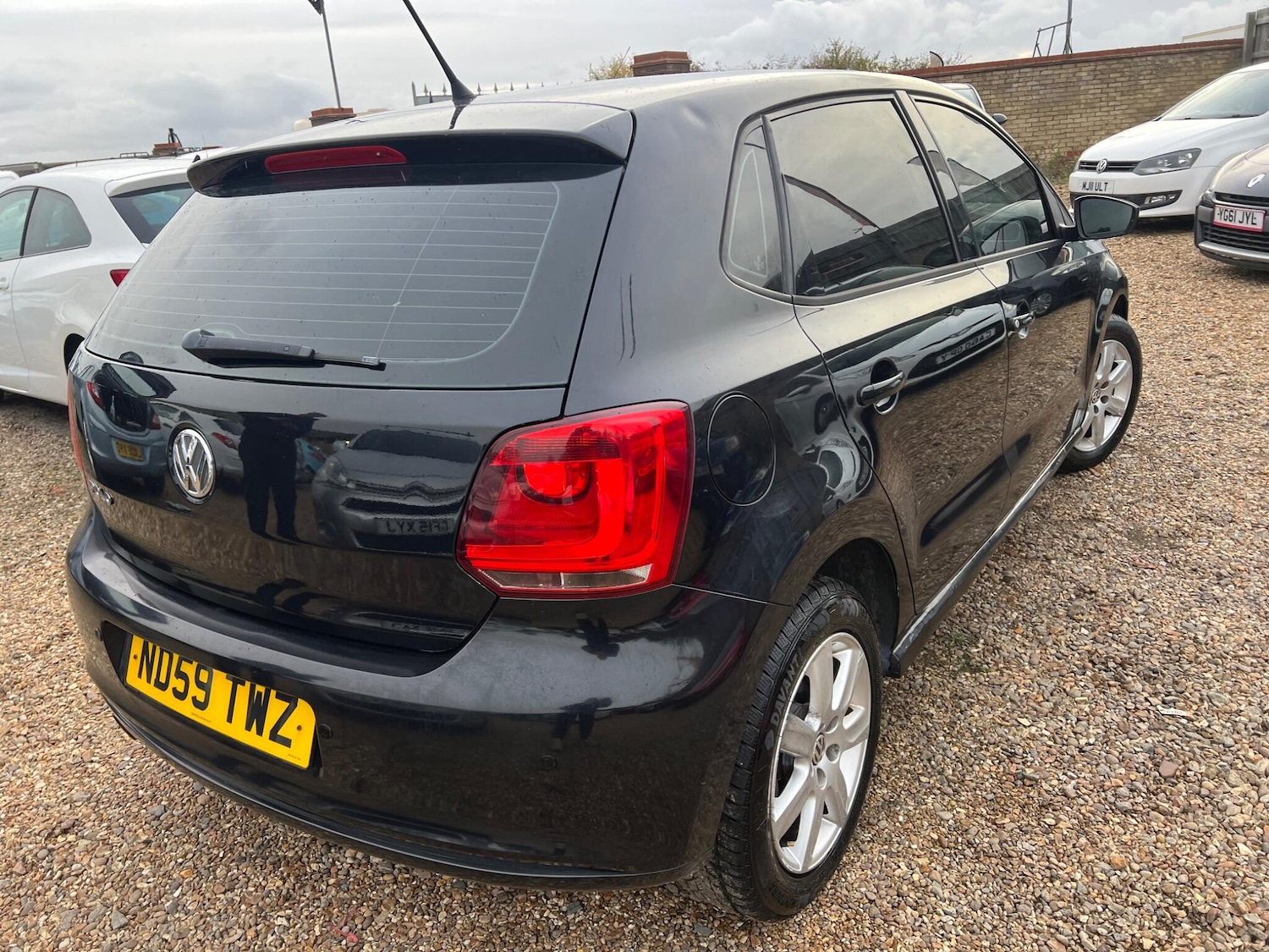 Used Volkswagen Polo for sale - 76965224: Photo 2