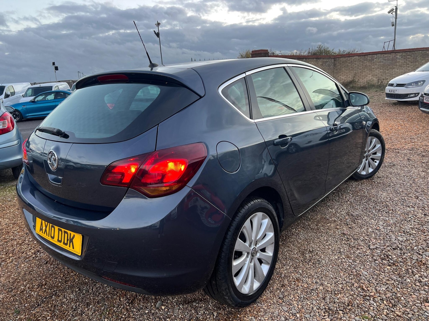 Used Vauxhall Astra 2010 for sale - 76597424: Photo 2
